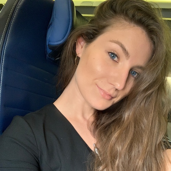 ! courtney's Closet (courtneywhittt) Poshmark